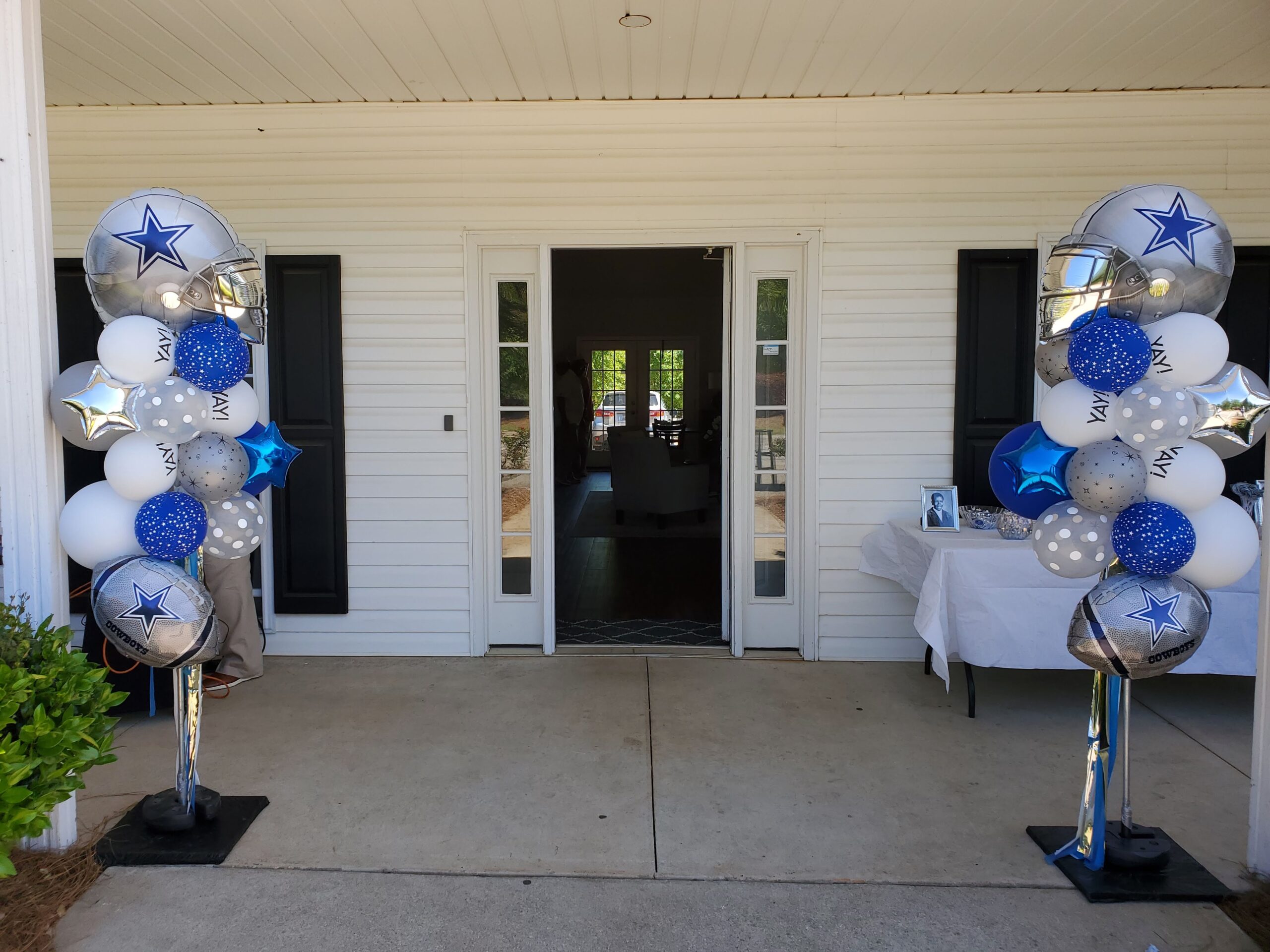 What's A Yard Party without Balloons?