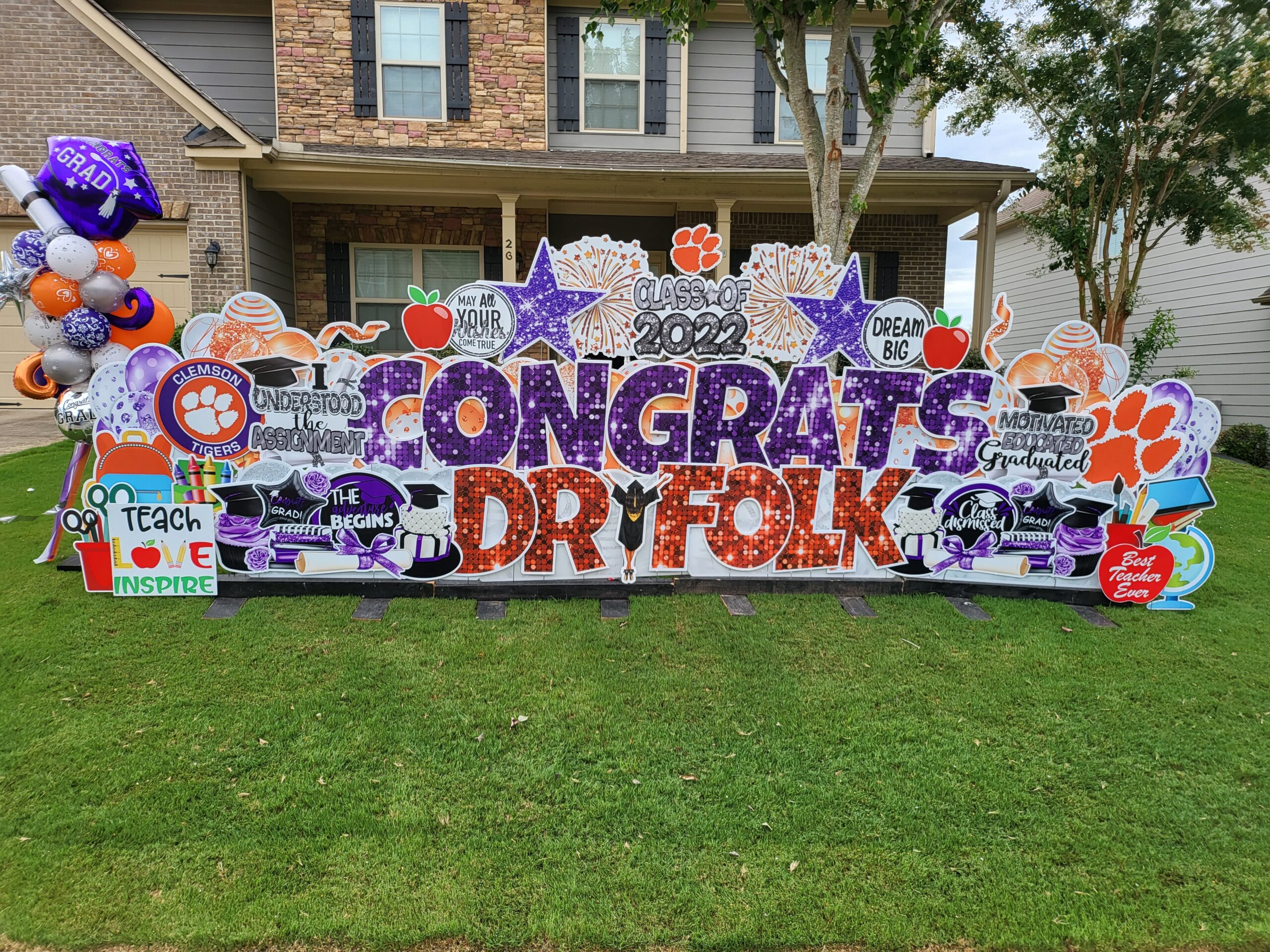 Standard - Basic + Honoree Name Displayed + Theme